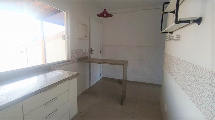 Casa duplex 02 suítes com quintal financiando no Bairro Silvestre Campo Grande – RJ