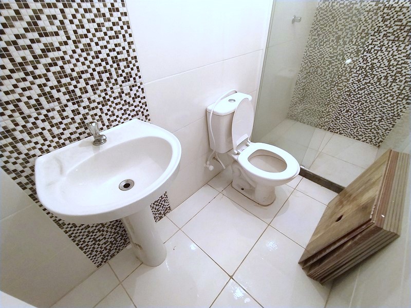 Casa duplex 02 suítes com quintal financiando no Bairro Silvestre Campo Grande – RJ