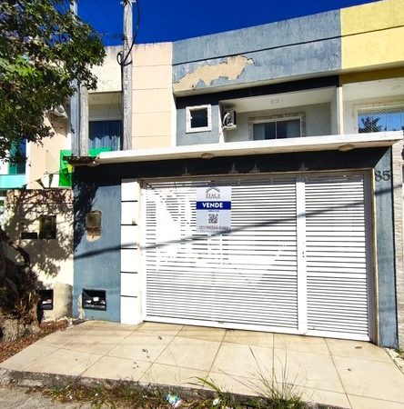 Ampla Casa Duplex com Área Gourmet Completa e Duas Suítes – Pronta para Financiar!