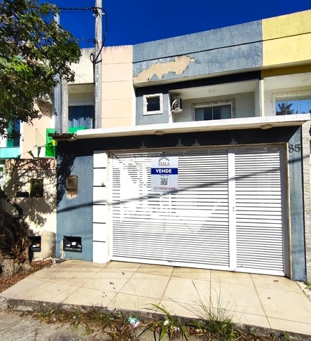 Ampla Casa Duplex com Área Gourmet Completa e Duas Suítes – Pronta para Financiar!