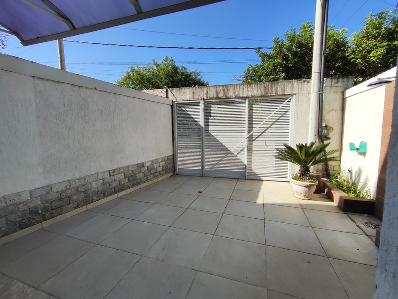 Ampla Casa Duplex com Área Gourmet Completa e Duas Suítes – Pronta para Financiar!