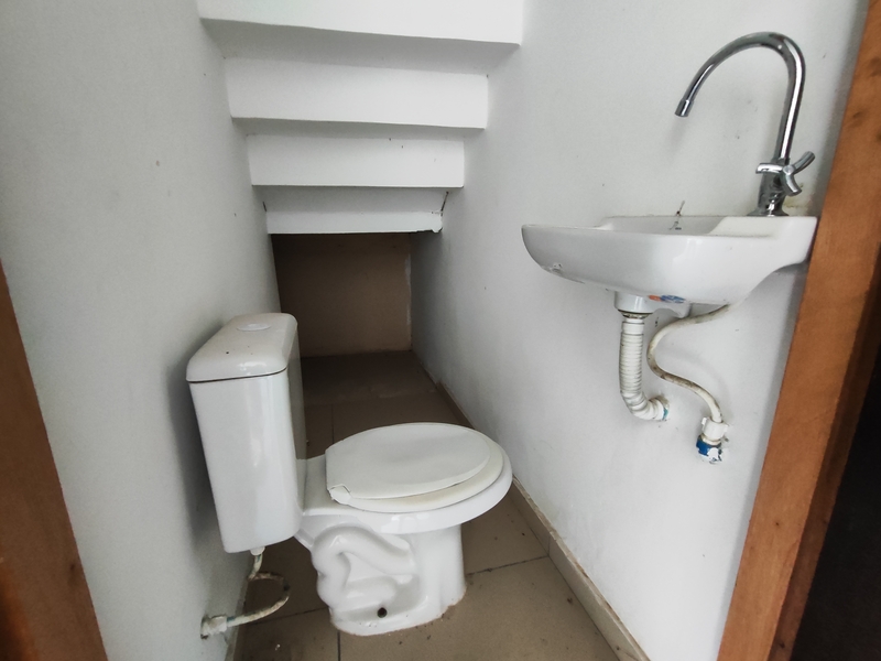 Ampla Casa Duplex com Área Gourmet Completa e Duas Suítes – Pronta para Financiar!