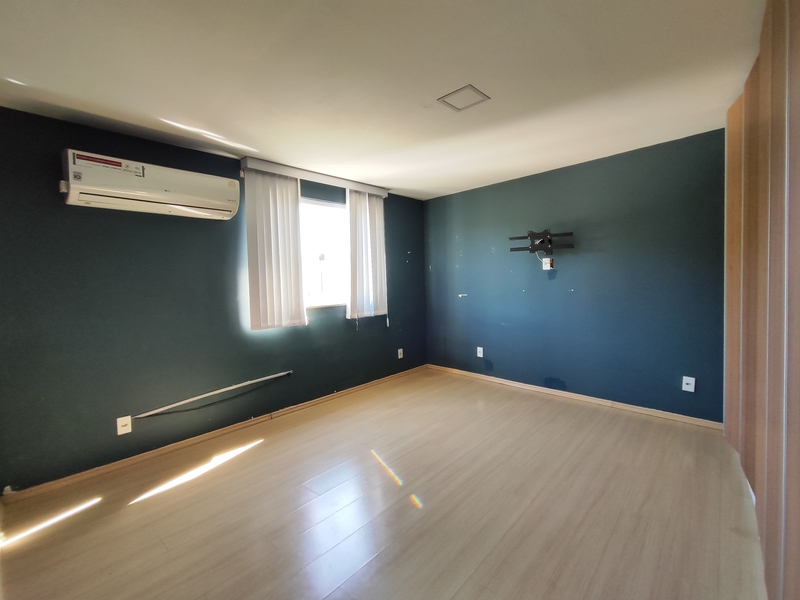 Ampla Casa Duplex com Área Gourmet Completa e Duas Suítes – Pronta para Financiar!