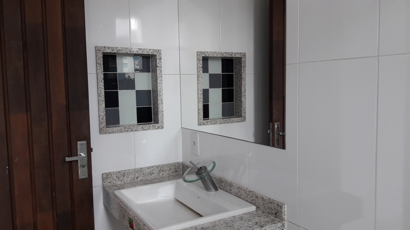 Casa Luxuosa com 4 suítes cond. Girassol Est. Mendanha – Campo Grande – RJ