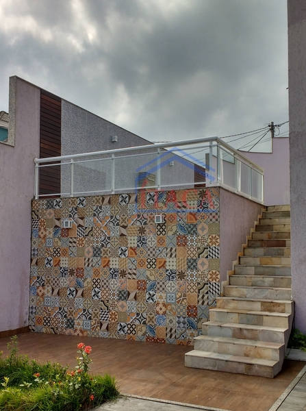 Casa Luxuosa com 4 suítes cond. Girassol Est. Mendanha – Campo Grande – RJ