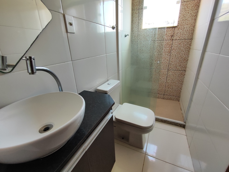 Ampla Casa Duplex com Área Gourmet Completa e Duas Suítes – Pronta para Financiar!