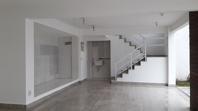 Casa Luxuosa com 4 suítes cond. Girassol Est. Mendanha – Campo Grande – RJ