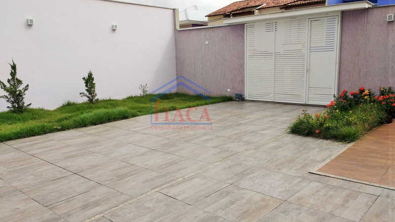 Casa Luxuosa com 4 suítes cond. Girassol Est. Mendanha – Campo Grande – RJ