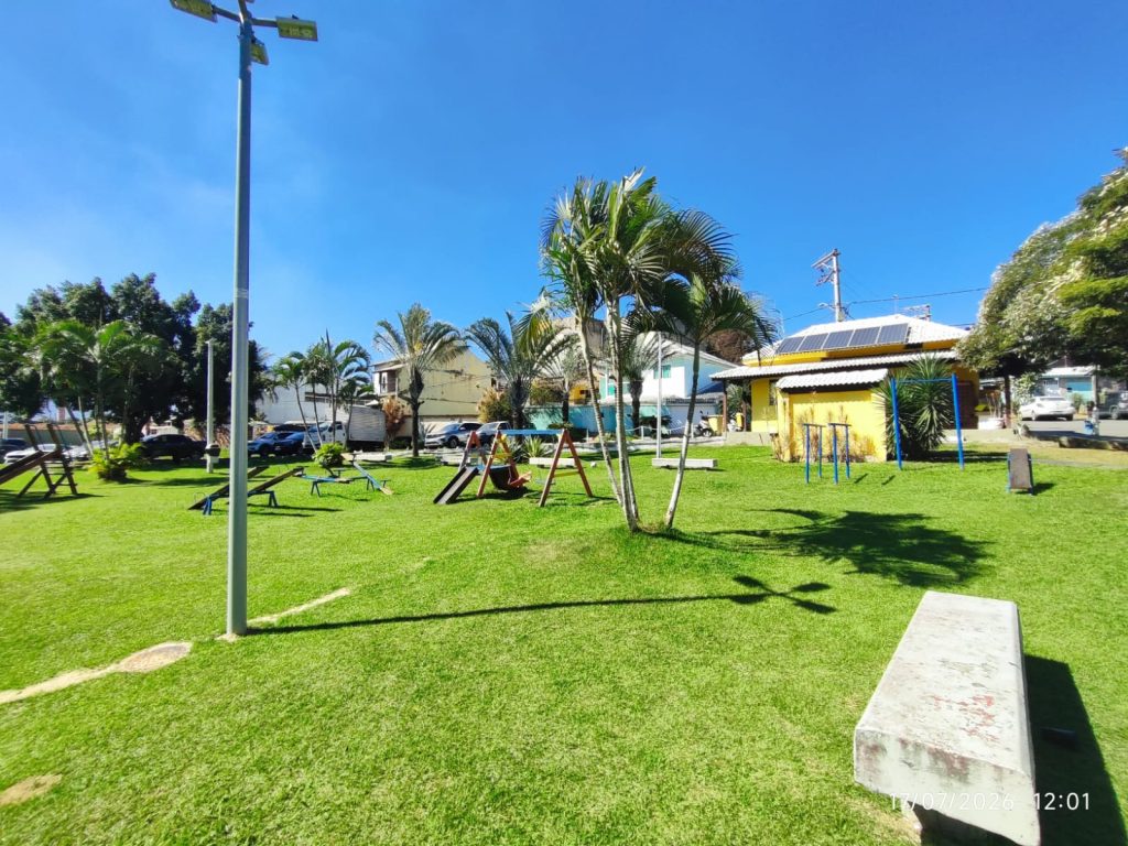 Casa Luxuosa com 4 suítes cond. Girassol Est. Mendanha – Campo Grande – RJ