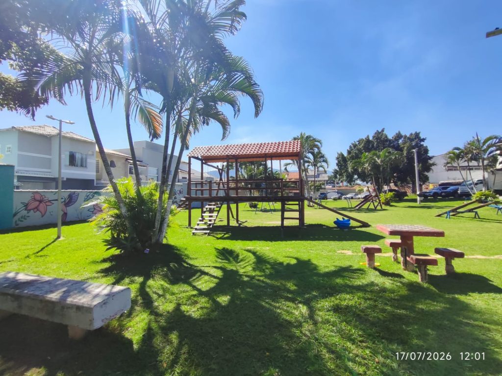 Casa Luxuosa com 4 suítes cond. Girassol Est. Mendanha – Campo Grande – RJ
