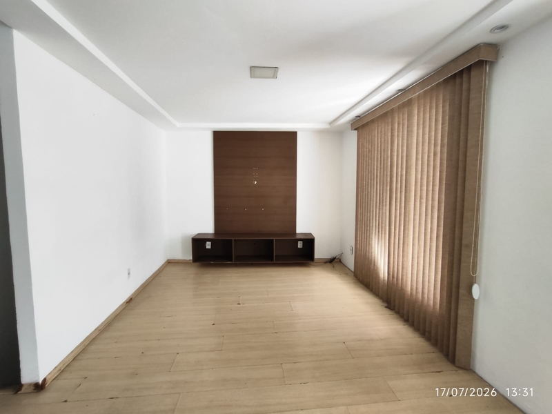 Ampla Casa Duplex com Área Gourmet Completa e Duas Suítes – Pronta para Financiar!