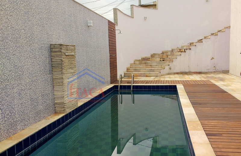 Casa Luxuosa com 4 suítes cond. Girassol Est. Mendanha – Campo Grande – RJ