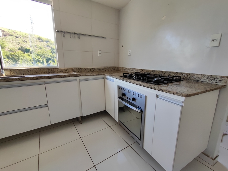 Ampla Casa Duplex com Área Gourmet Completa e Duas Suítes – Pronta para Financiar!