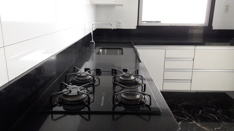 Casa Luxuosa com 4 suítes cond. Girassol Est. Mendanha – Campo Grande – RJ