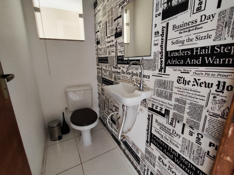Ampla Casa Duplex com Área Gourmet Completa e Duas Suítes – Pronta para Financiar!