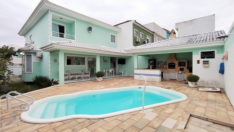 Casa duplex no condomínio Girassol Campo Grande – fino com excelente padrão de acabamento e amplo espaço de lazer!