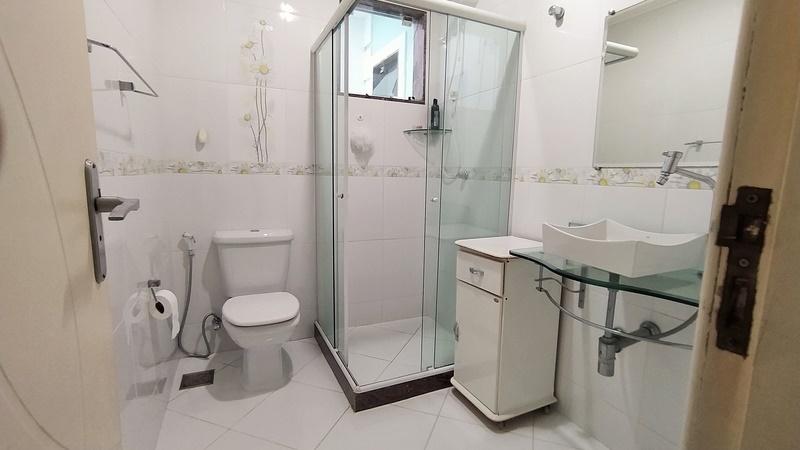 Casa duplex no condomínio Girassol Campo Grande – fino com excelente padrão de acabamento e amplo espaço de lazer!
