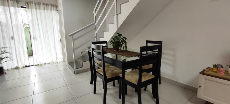 Casa duplex ampla de 3 quartos com suítes e vaga para veículo financiando.