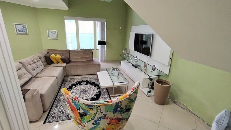Casa duplex no condomínio Girassol Campo Grande – fino com excelente padrão de acabamento e amplo espaço de lazer!