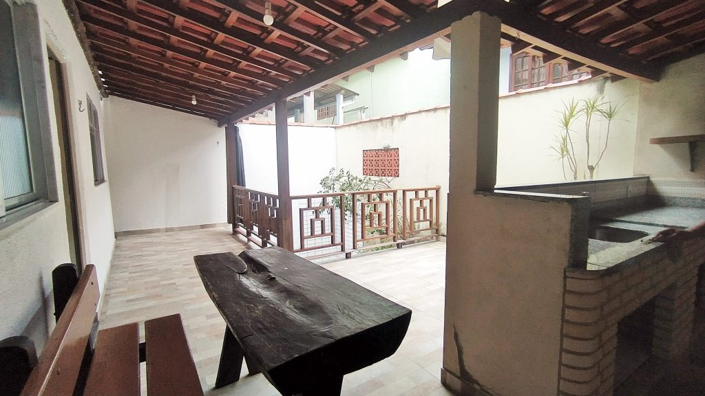 CASA LINEAR AMPLA COM QUINTAL, ESPAÇO GOURMET E SEGUNDO IMÓVEL! CAMPO GRANDE -RJ