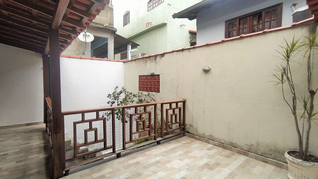 CASA LINEAR AMPLA COM QUINTAL, ESPAÇO GOURMET E SEGUNDO IMÓVEL! CAMPO GRANDE -RJ