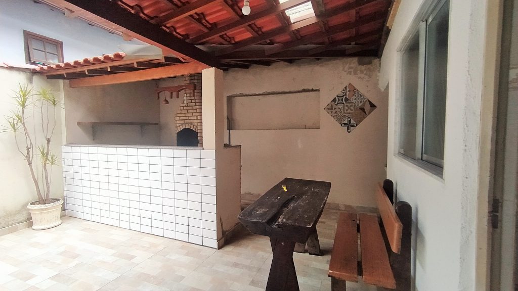 CASA LINEAR AMPLA COM QUINTAL, ESPAÇO GOURMET E SEGUNDO IMÓVEL! CAMPO GRANDE -RJ