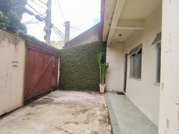 CASA LINEAR AMPLA COM QUINTAL, ESPAÇO GOURMET E SEGUNDO IMÓVEL! CAMPO GRANDE -RJ