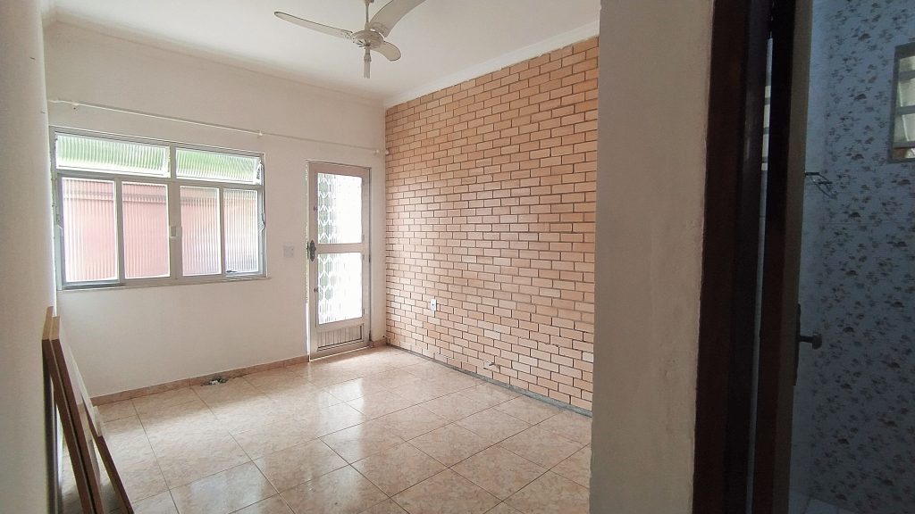 CASA LINEAR AMPLA COM QUINTAL, ESPAÇO GOURMET E SEGUNDO IMÓVEL! CAMPO GRANDE -RJ
