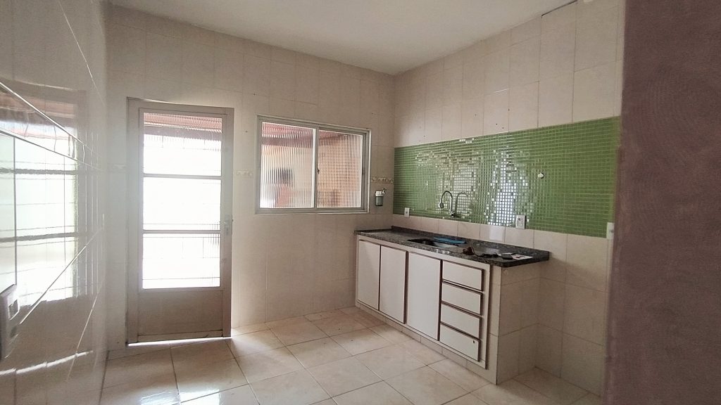 CASA LINEAR AMPLA COM QUINTAL, ESPAÇO GOURMET E SEGUNDO IMÓVEL! CAMPO GRANDE -RJ