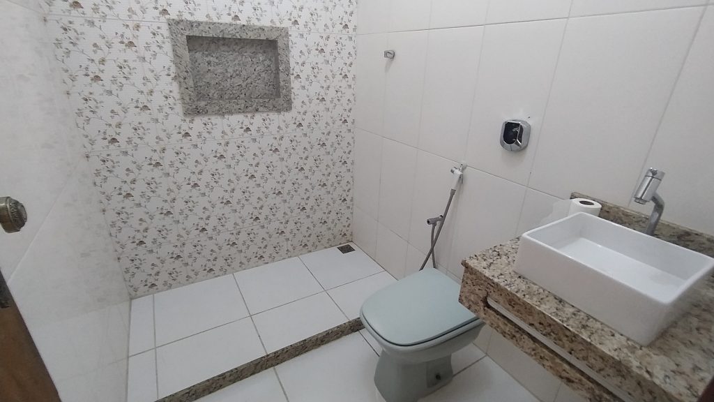 CASA LINEAR AMPLA COM QUINTAL, ESPAÇO GOURMET E SEGUNDO IMÓVEL! CAMPO GRANDE -RJ