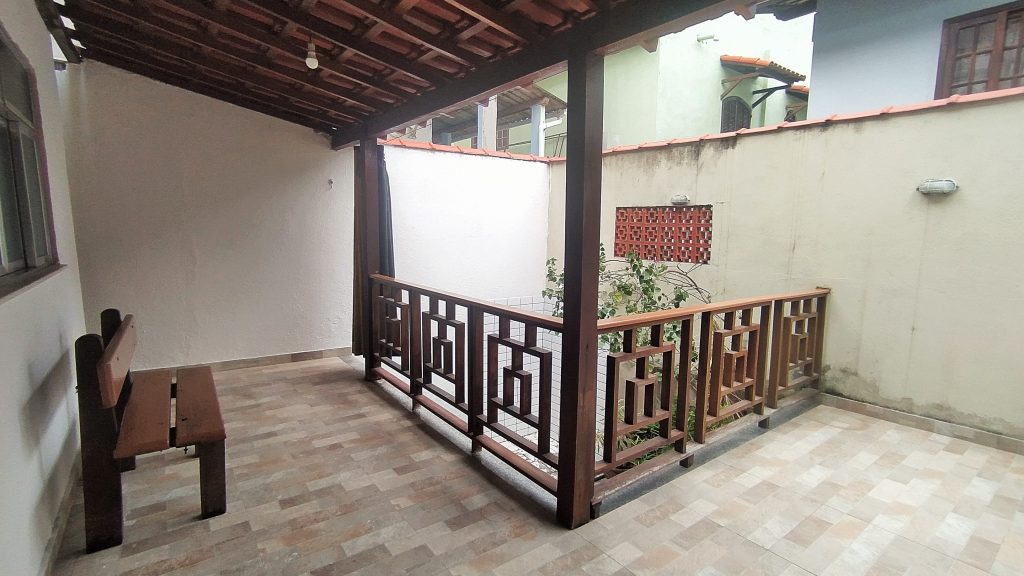 CASA LINEAR AMPLA COM QUINTAL, ESPAÇO GOURMET E SEGUNDO IMÓVEL! CAMPO GRANDE -RJ