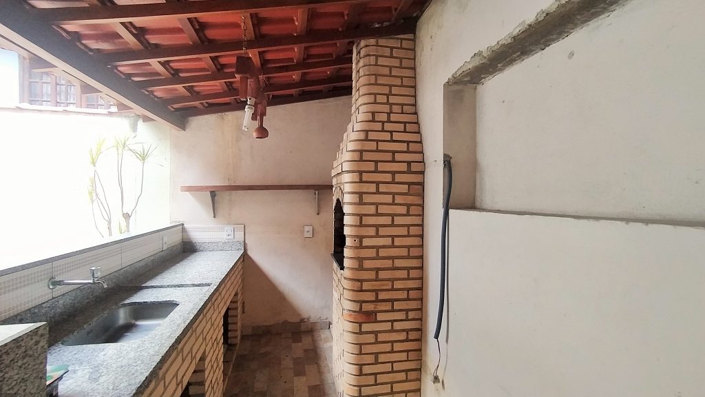 CASA LINEAR AMPLA COM QUINTAL, ESPAÇO GOURMET E SEGUNDO IMÓVEL! CAMPO GRANDE -RJ